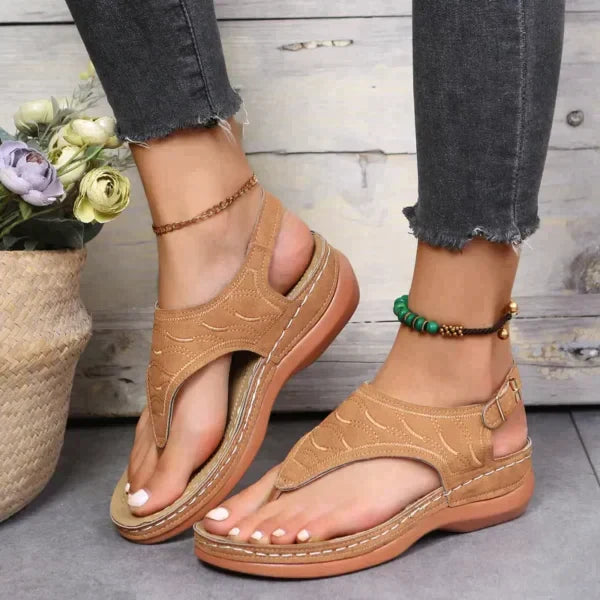 Strappy Sandalen